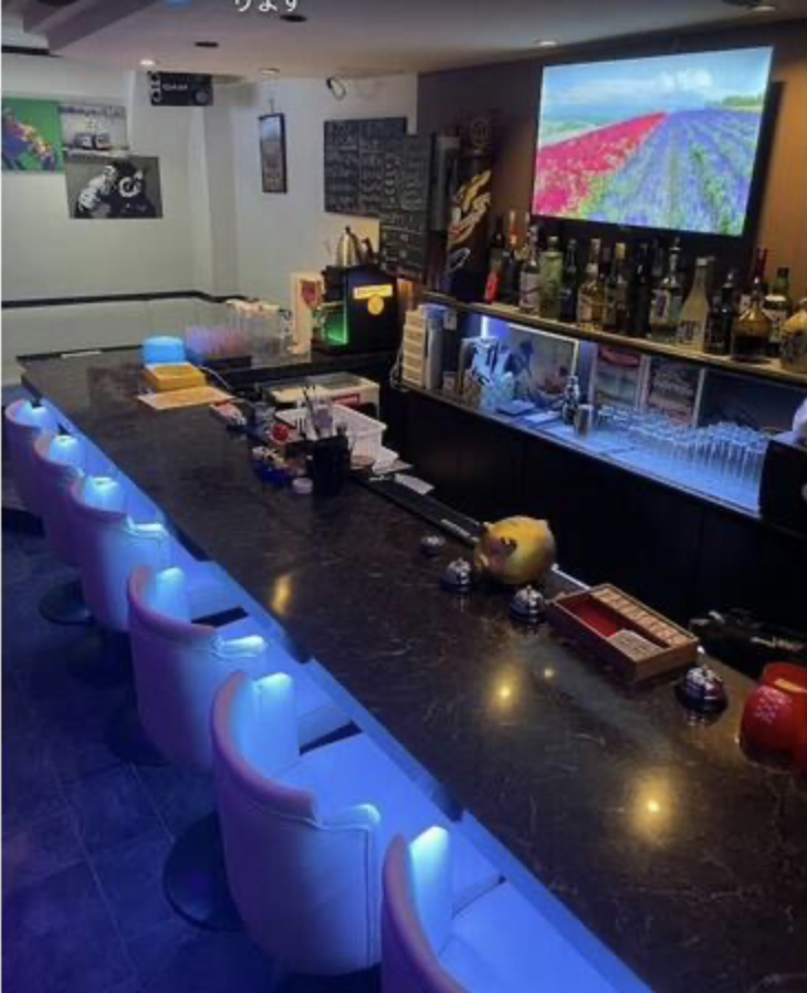 心斎橋駅から徒歩5分！近隣駅からもアクセス可能！即出店OKな店内設備充実のバー居抜き物件